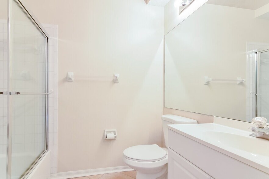 Building Photo - 8719 Exposition Dr