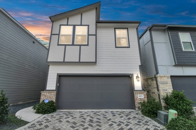 Building Photo - 8213 Rising Stream Dr