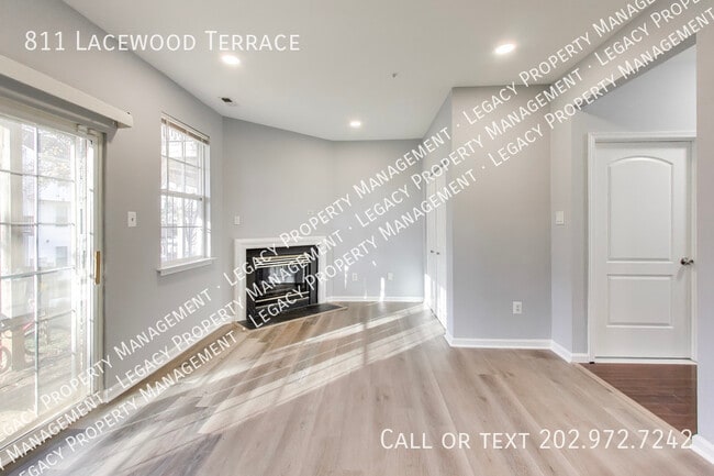 Building Photo - 811 Lacewood Terrace