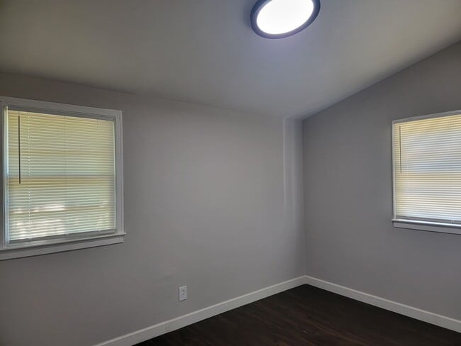 Building Photo - Rent 2 Get 2 Rooms for Free- This home is Priced as a 2bdrm in Intown Atlanta