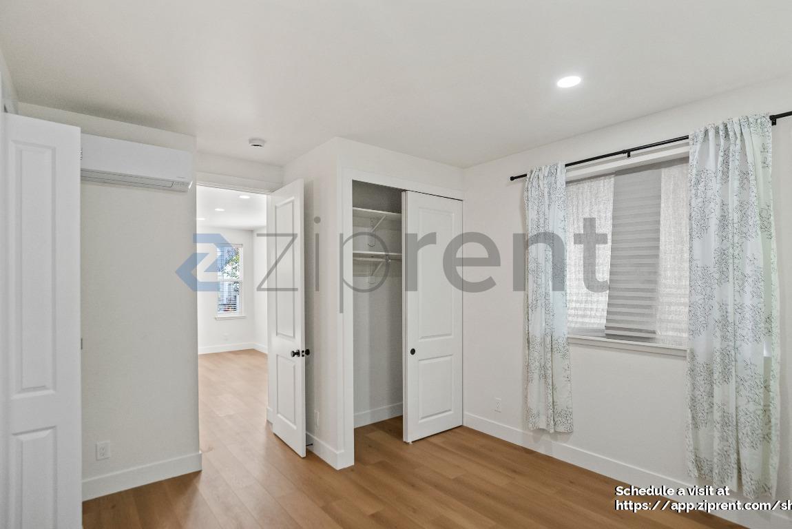 Building Photo - 3829 Buell St