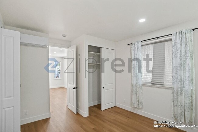 Building Photo - 3829 Buell St