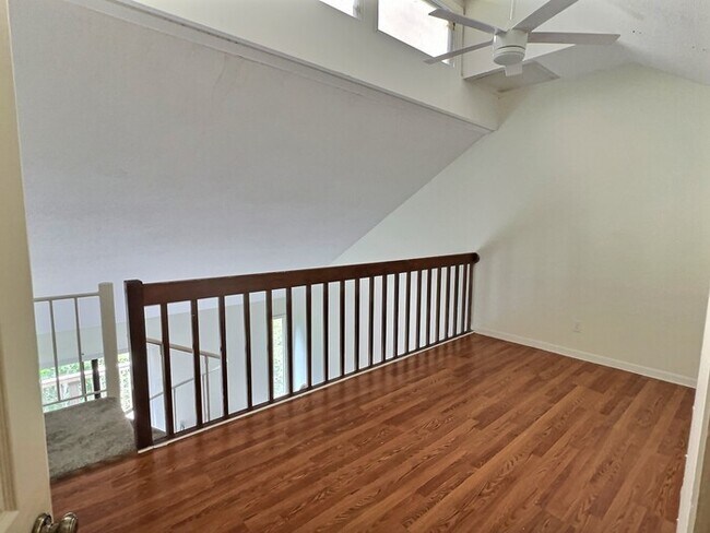 Building Photo - 3081 Huntleigh Dr