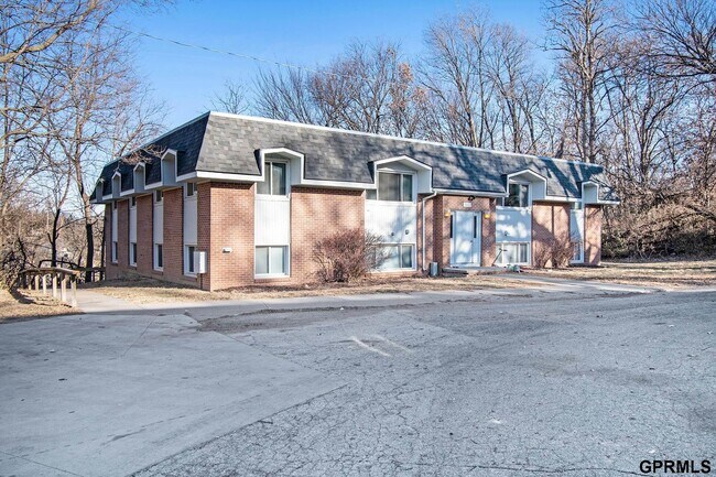 Building Photo - 901 James Pkwy