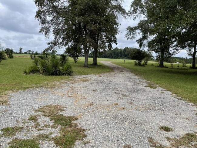 Building Photo - 190 Dan Sparrow Rd