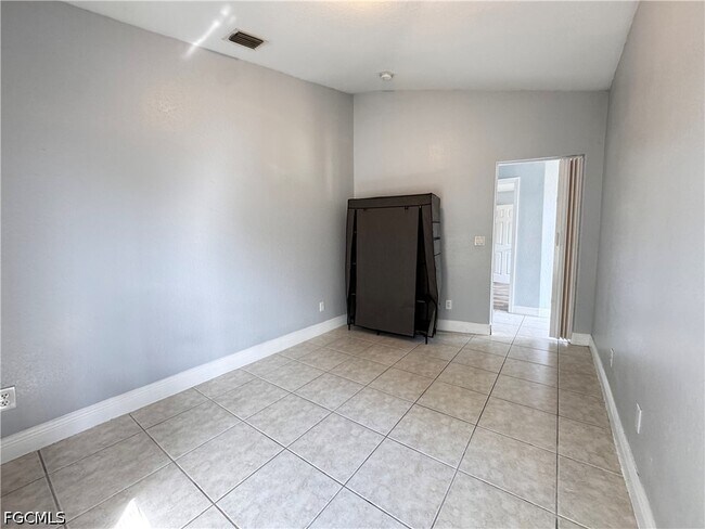 Building Photo - 4606 30th St SW