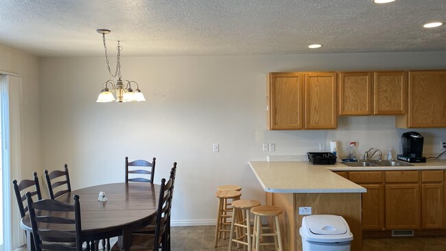 Building Photo - 1262 S 1410 E