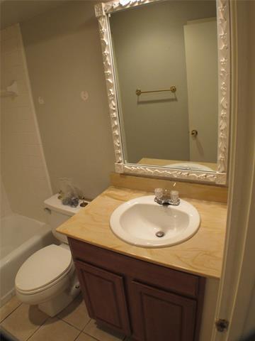 Building Photo - 10406 Shadow Bend Dr
