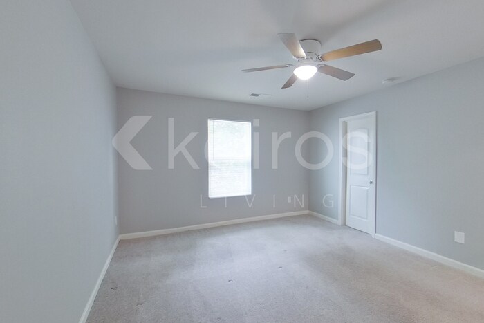 Building Photo - 10 Plymouth Ct