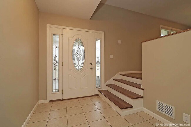 Building Photo - 2031 Allen Dr