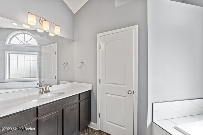 Building Photo - 18507 Chadwick Glen Cir