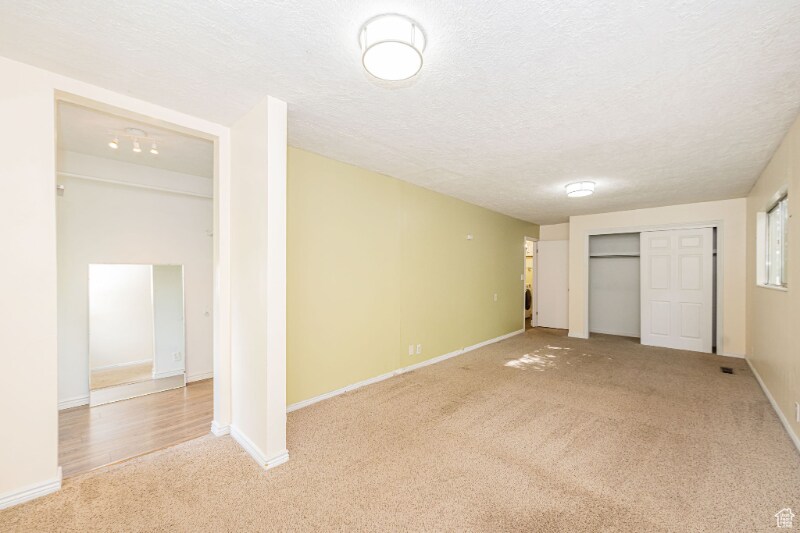 Building Photo - 1074 E 460 S St