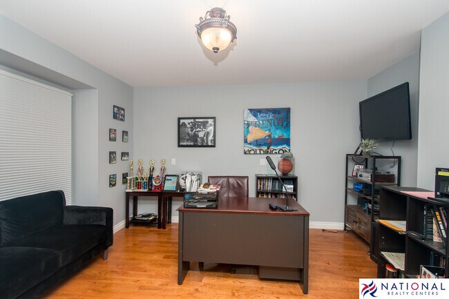 Building Photo - 37709 Glengrove Dr