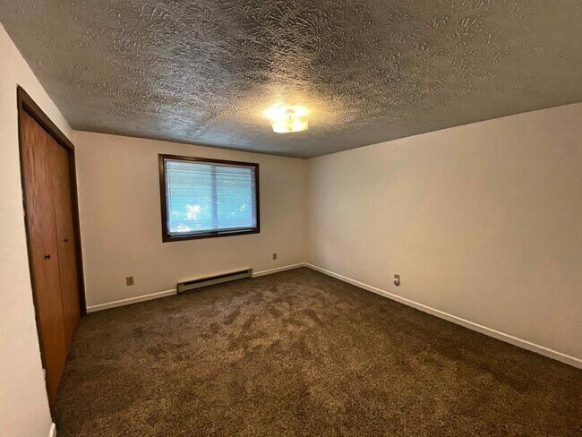 Building Photo - 5375 Osceola St