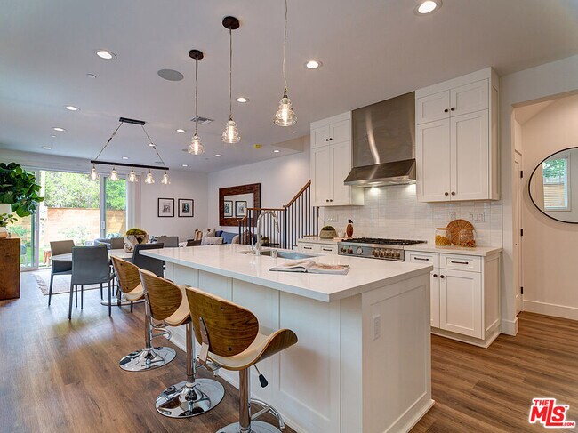Building Photo - 1278 Meadowbrook Ave