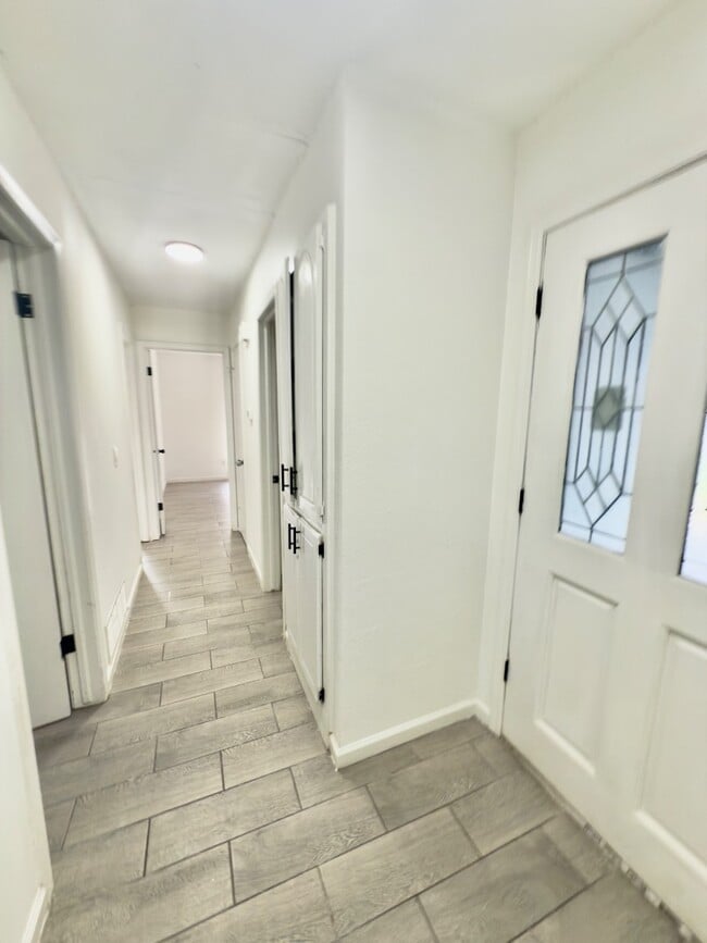 Building Photo - 4312 Meadowpark Dr