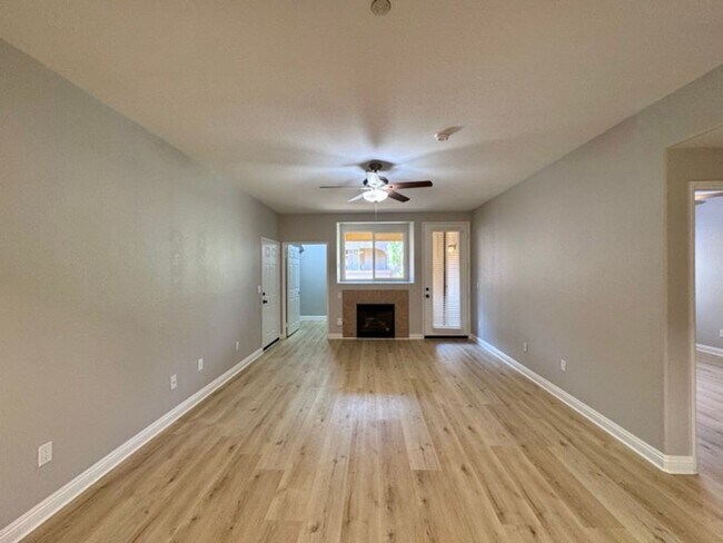 Building Photo - 41410 Juniper St
