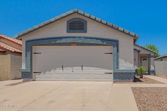 Building Photo - 3014 W Zachary Dr