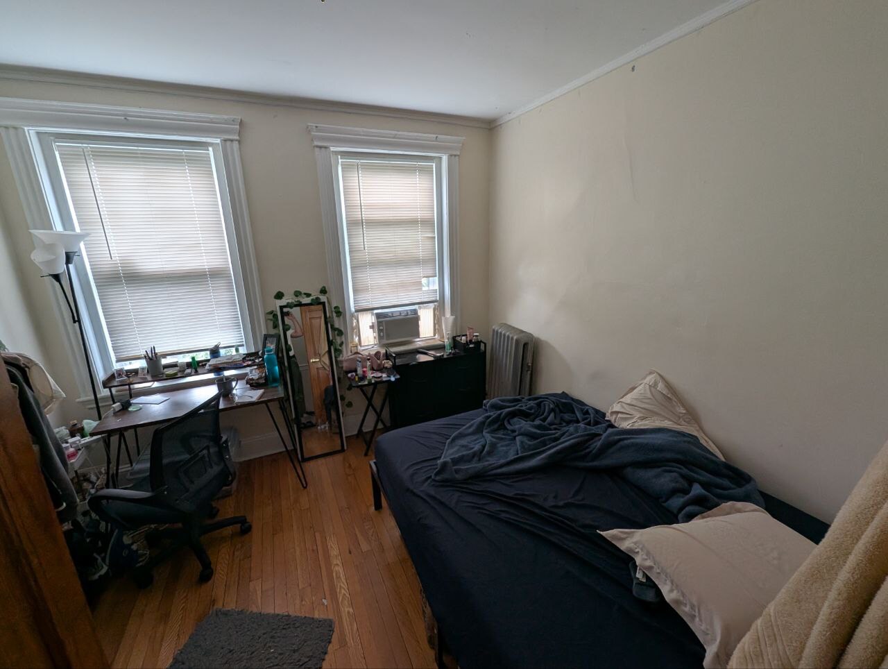 Building Photo - 390 Riverway