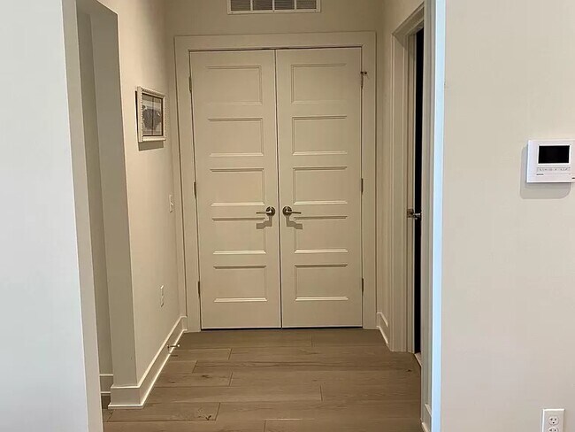 Building Photo - 575 S Goddard Blvd