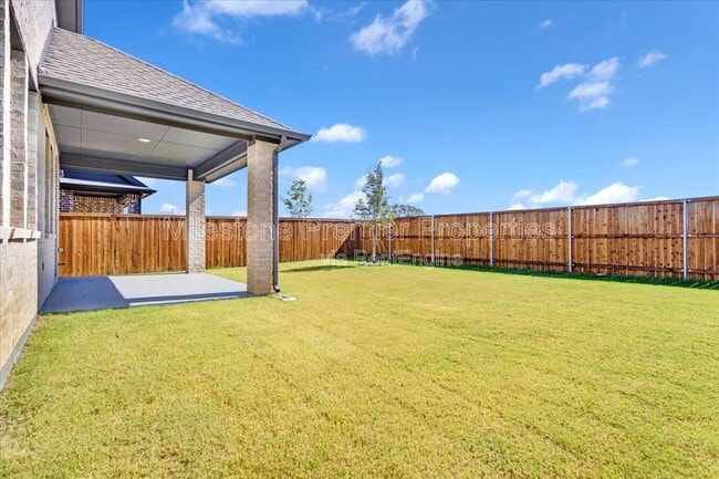 Building Photo - 820 Sunflower Trl