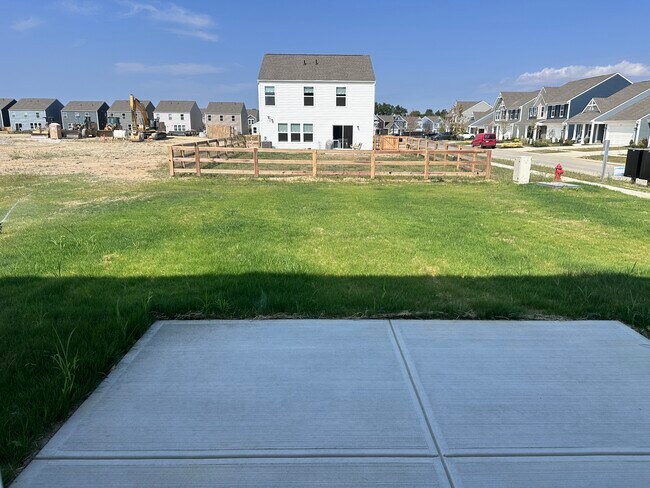 Building Photo - 3400 Fieldview Dr