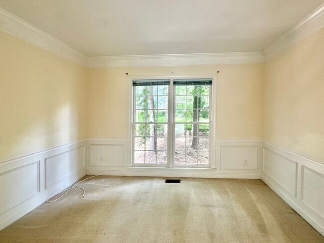 Building Photo - 4 Bed | 2.5 Bath House in Chapel Hill