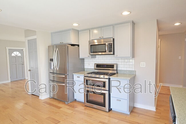 Building Photo - 216 Cherrington Rd