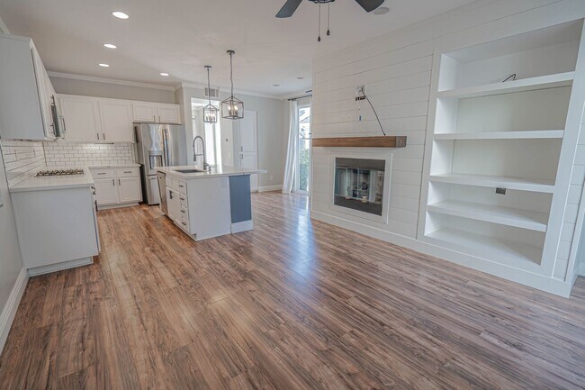 Building Photo - 23239 Barnacle Ln