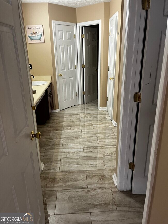 Building Photo - 6675 Princeton Park Ct