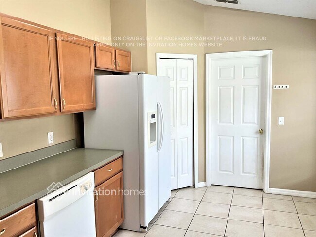 Building Photo - 206 Jessamine Dr