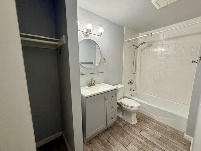 Building Photo - Updated 1 bedroom-1 bath, First Floor Condo in Desirable Rancho Mission Villas