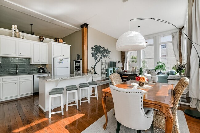 Building Photo - 525 22nd St