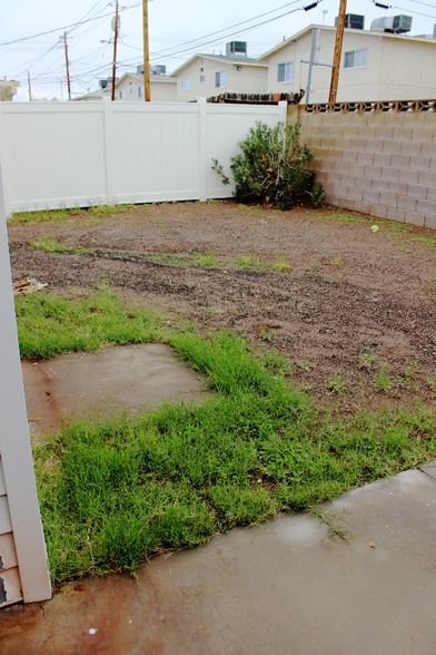 Building Photo - 202 Bruce Way