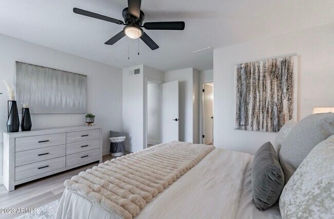 Building Photo - 4608 W Maryland Ave