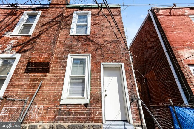 Building Photo - 1638 S Conestoga St