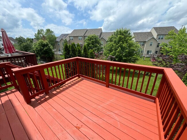Building Photo - THREE BEDROOM TOWNHOUSE- East Penn Schools