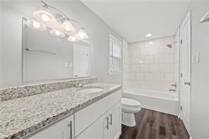 Building Photo - 882 Catalina Dr