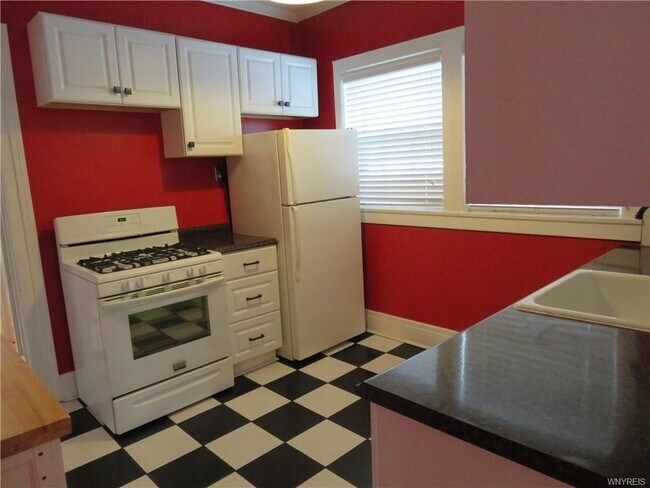 Building Photo - 125 Elmwood Ave