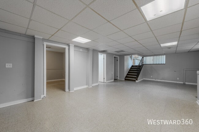 Building Photo - 2221 Belmont Ave