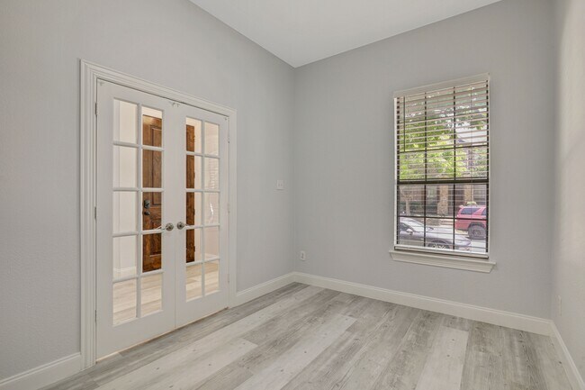 Building Photo - 4691 Edith St