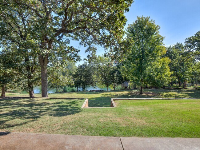 Building Photo - 8900 Belcaro Dr