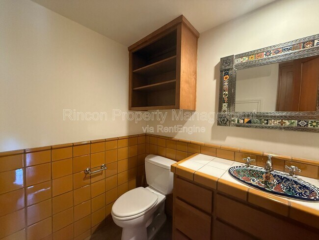Building Photo - 2166 Palomar Ave