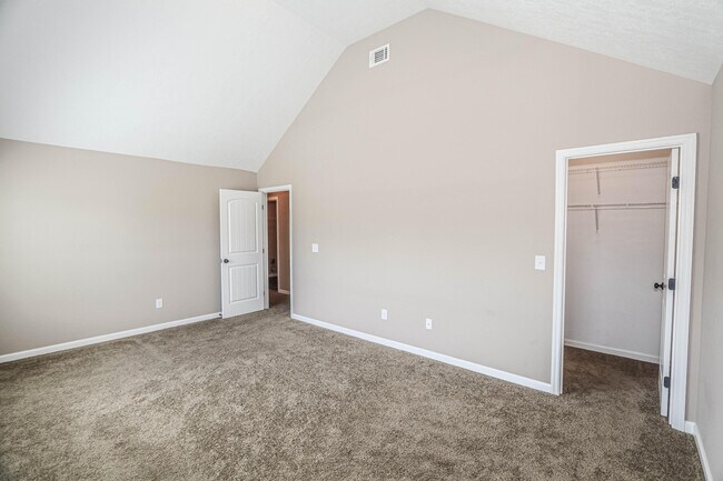 Building Photo - 479 Sebastian Dr