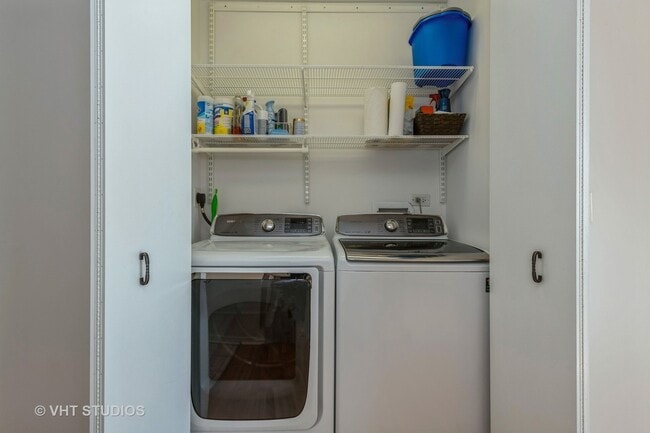 Building Photo - 77 S Evergreen Ave