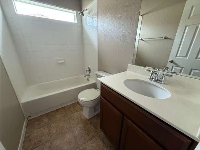 Building Photo - 7819 Woodbury Dr