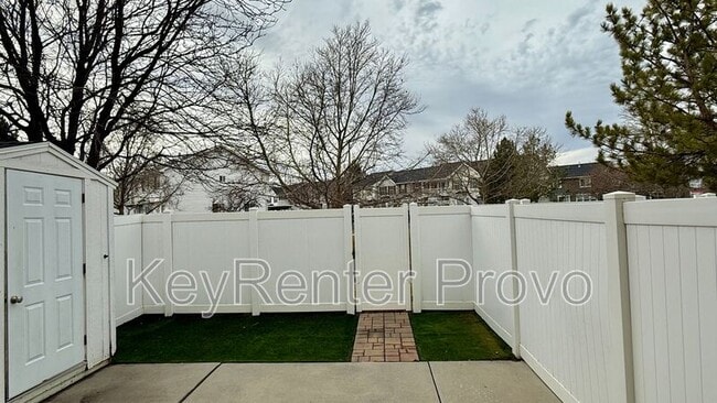 Building Photo - 808 N 175 E