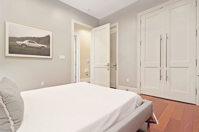 Building Photo - 822 Perdido St