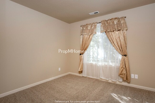 Building Photo - Charming Four Bedroom Home in Aloha on Quiet Cul-De-Sac!