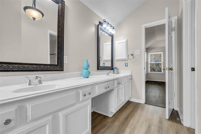 Building Photo - 30114 Thorsby Dr